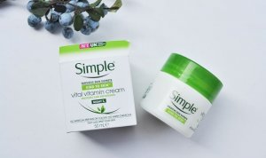kem-duong-am-Simple-Kind-To-Skin-Vital-Vitamin-Night-Cream