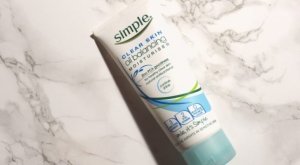 kem-duong-am-simple-clear-skin-oil-balancing-moisturiser
