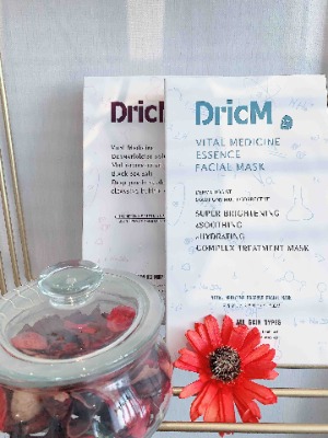 Bao bì của hai dòng mặt nạ dược mỹ phẩm nhà DricM